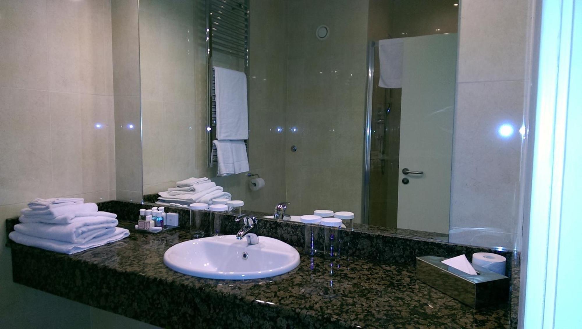 The Shirley Arms Hotel Каррикмакросс Номер фото