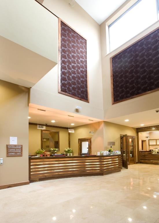 The Shirley Arms Hotel Каррикмакросс Экстерьер фото