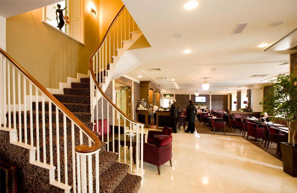 The Shirley Arms Hotel Каррикмакросс Экстерьер фото