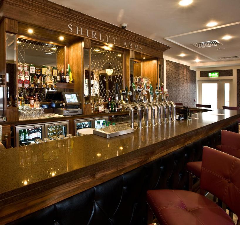 The Shirley Arms Hotel Каррикмакросс Экстерьер фото